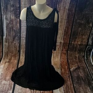 Little Black Dress. Flattering. Flow. Comfort. Large.